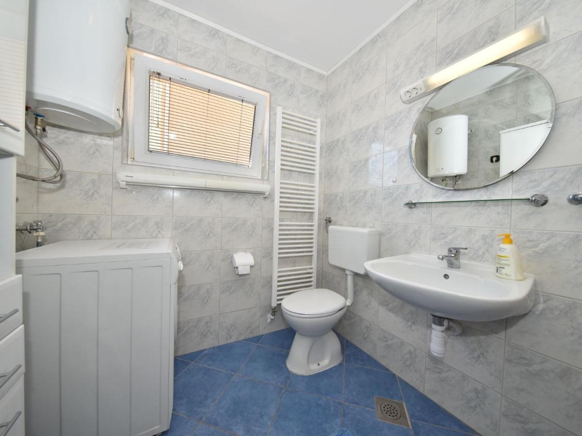 Traditional In With Garden Zadar