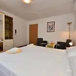 Traditional Apartment In Zadar With Garden