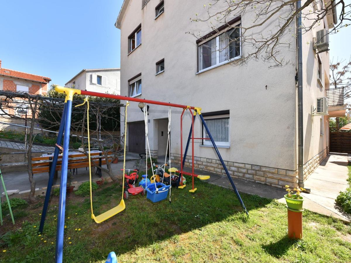 Apartment Traditional In With Garden Zadar
